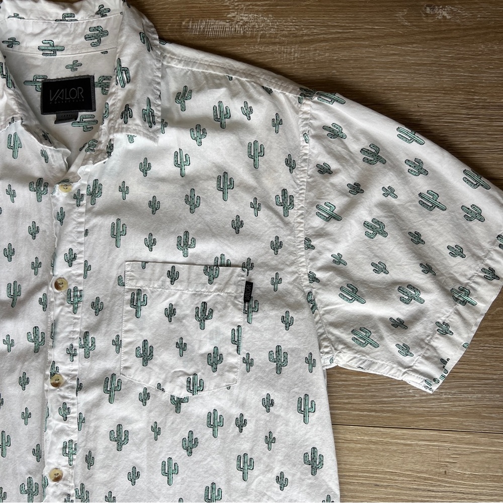 Valor Button Down Shirt Men’s Large